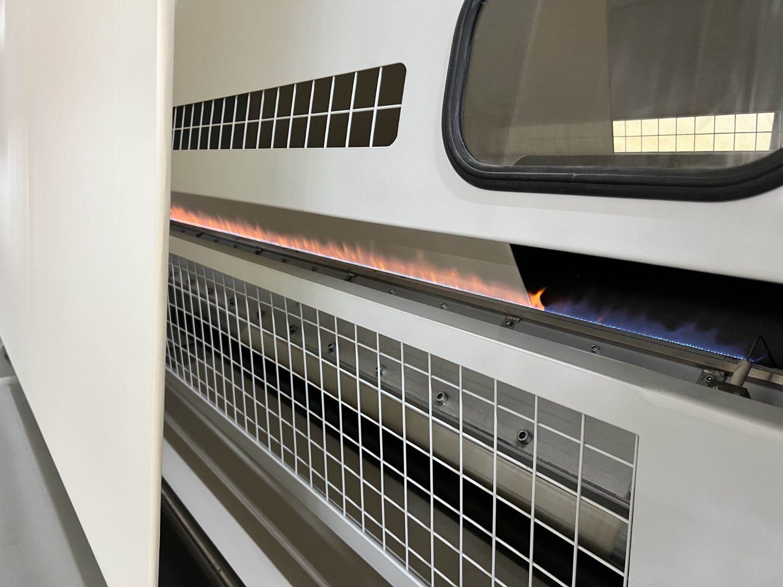 AÇIK EN ÖRME KUMAŞLAR İÇİN YAKMA (GAZE ) MAKİNASI